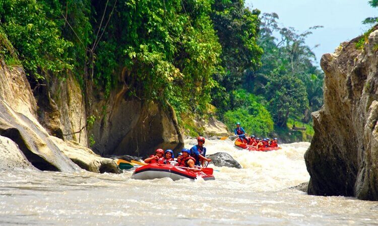 Arung Jeram Sungai Binge Medan