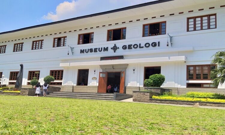 Lokasi Museum Geologi Bandung